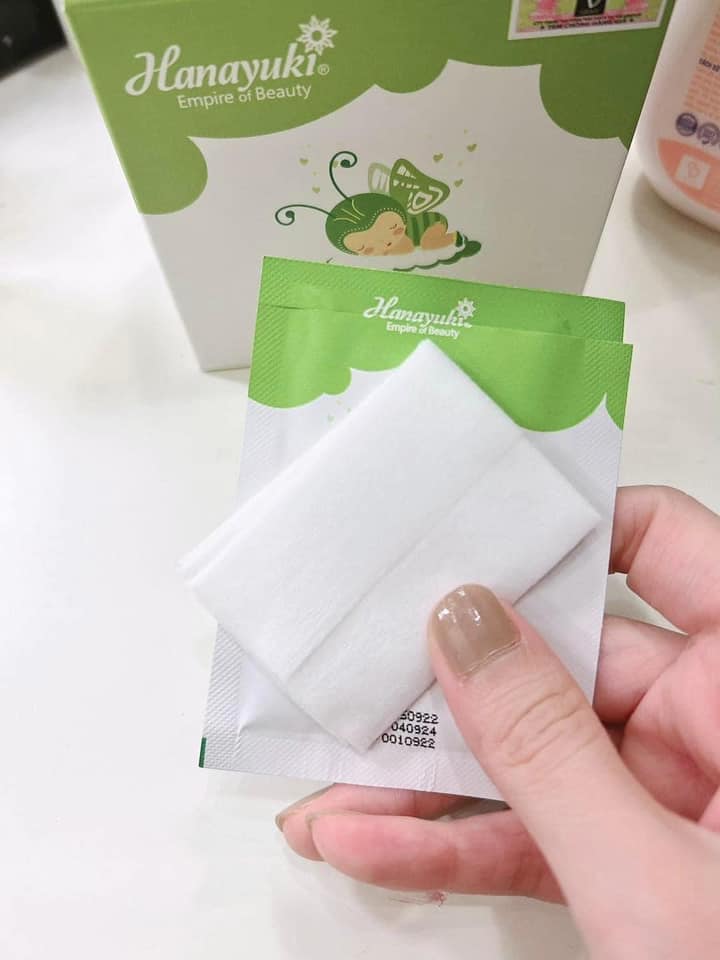 Khăn giấy ướt dung dịch vệ sinh Hanayuki